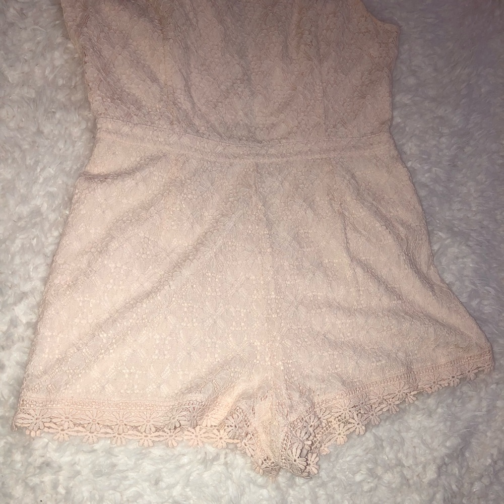 Lace Romper - Picture 3 of 5